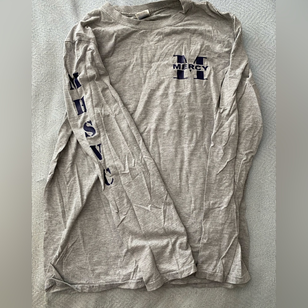 Grey longsleeve